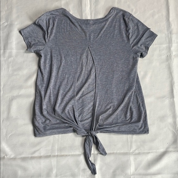 GAPFIT Gray Open Tie Back Women's Short Sleeve Top - Picture 10 of 11